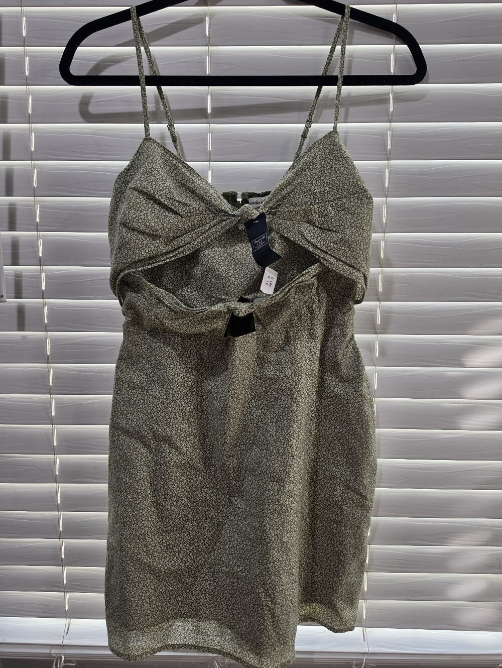 NWT Abercrombie & Fitch mini Olive Smocked Dress peekaboo front size SP woman’s